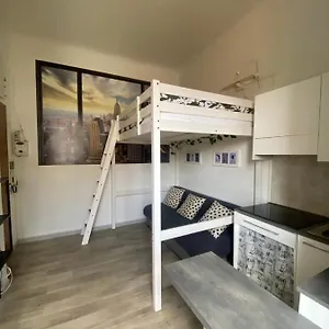 Domus , Milano Italia